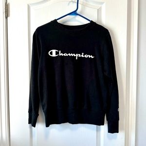 CHAMPIONS CREWNECK